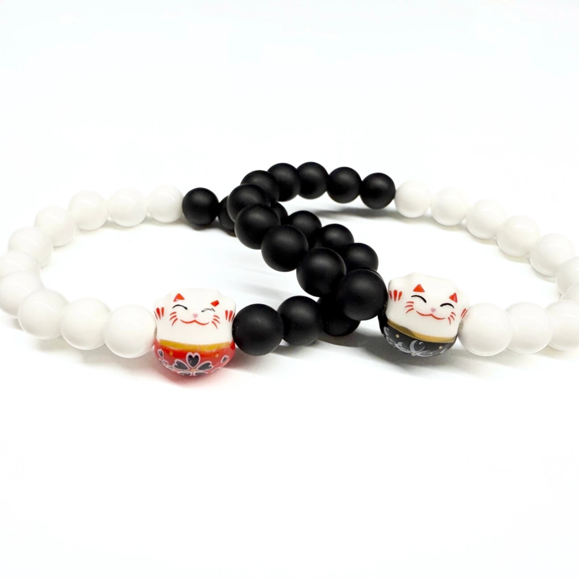 Kép 1/3 - Maneki-neko szerencse karkötő fekete