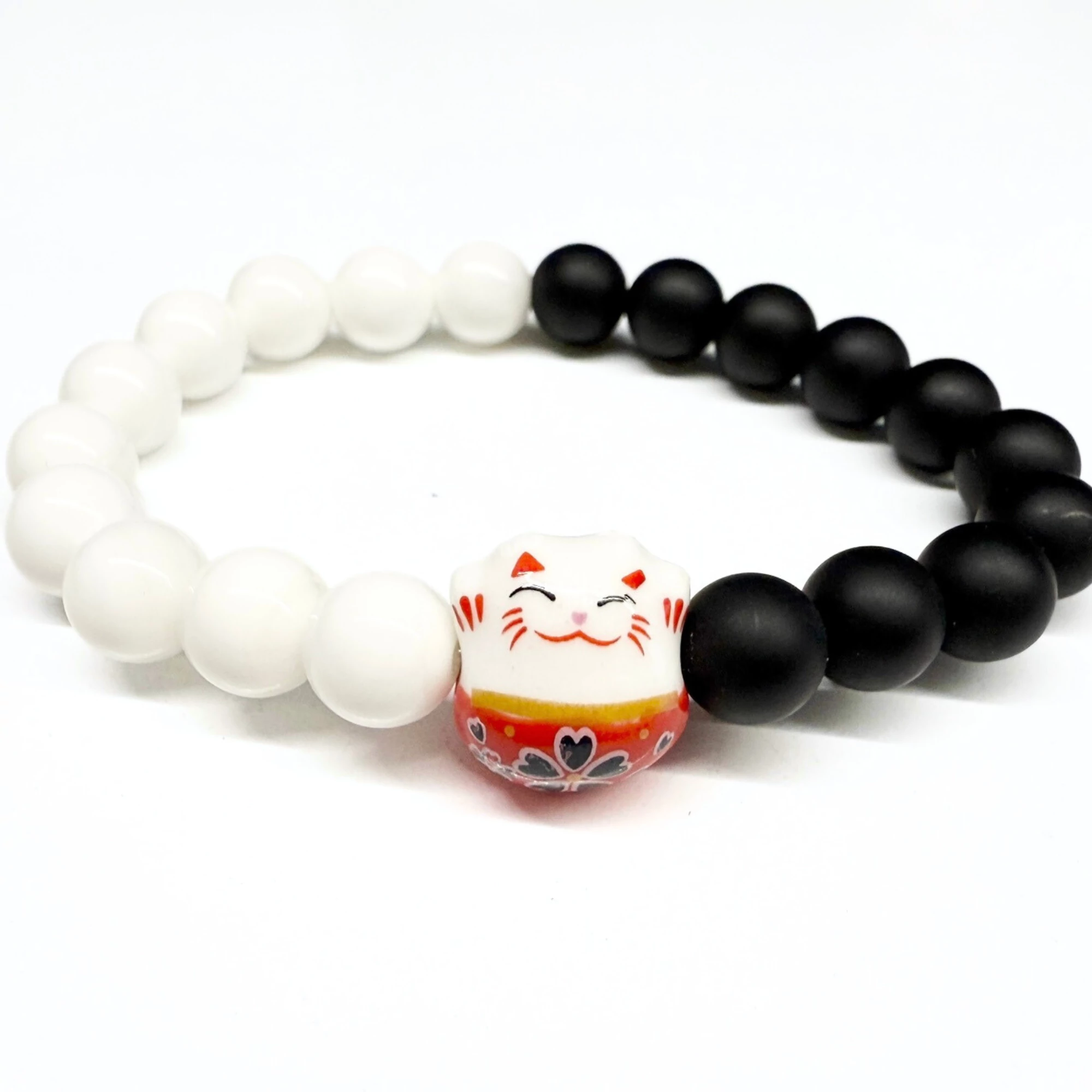 Kép 3/3 - Maneki-neko szerencse karkötő piros